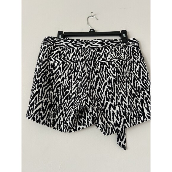 Banana Republic Heritage Animal Print Belted Shorts Size 2 Summer Vacation - Picture 2 of 13